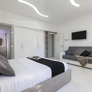 https://white-apartments-rental-in-rome.it-romehotels.com